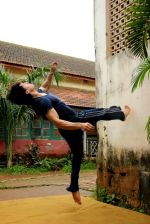 Tiger Shroff_s pictures doing gymnastics (19).JPG